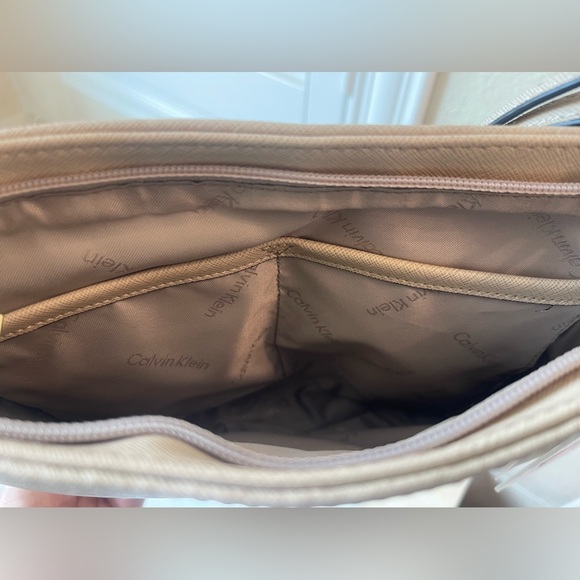 Calvin Klein crossbody bag saffiano leather beige - Picture 8 of 8